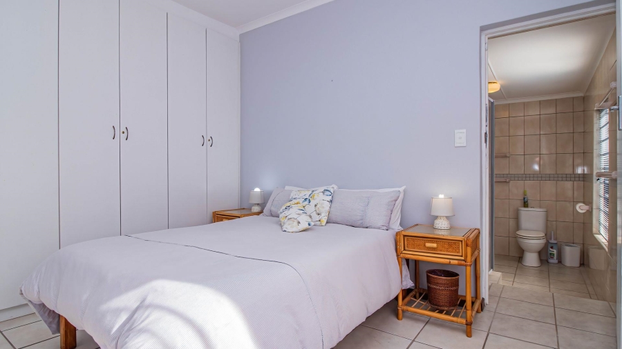 4 Bedroom Property for Sale in De Kelders Western Cape